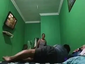Tante Tetangga Cantik Pasrah Goyang Kasur